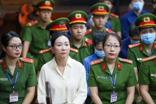 Xét xử vụ án Vạn Thịnh Phát: Hôm nay, thẩm vấn bị cáo Trương Mỹ Lan và Nguyễn Cao Trí