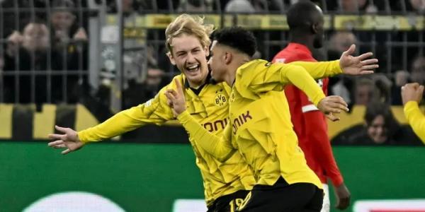 Sancho lại ghi bàn, Dortmund vượt qua PSV để giành vé tứ kết Champions League