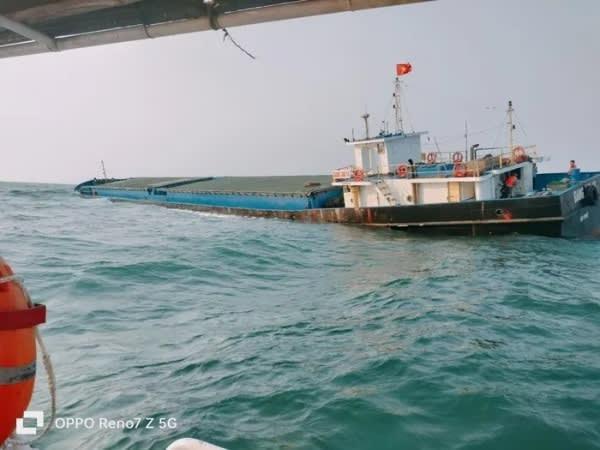 Tàu chở gần 3 nghìn tấn xi măng gặp sự cố ở vùng biển Quảng Nam