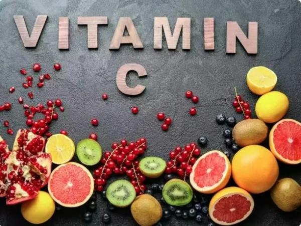 Tại sao chúng ta nên ăn trái cây giàu Vitamin C vào mùa hè?
