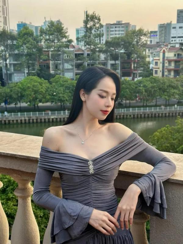 Tan chảy trước sắc vóc gợi cảm của Hoa hậu Thanh Thủy