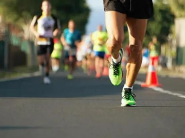 Cách kiểm soát nhịp tim, tránh đột quỵ khi chạy bộ