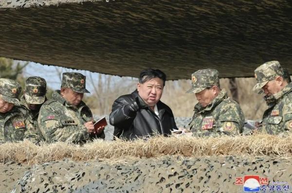 Chủ tịch Triều Tiên chỉ đạo tập trận mô phỏng phản công hạt nhân