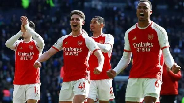 Vòng 35 Premier League: ars‌enal và Man City đua tranh ngôi vương