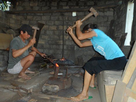 Bố mẹ thợ rèn nuôi ba con đậu ĐH Y Hà Nội