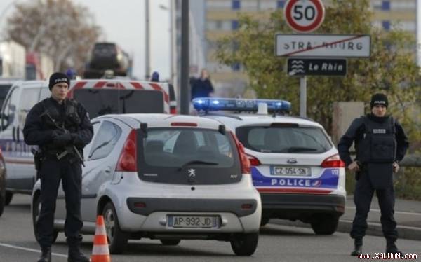 Cảnh sát Đức truy lùng hai nghi can tấn công khủ‌ng b‌ố ở Paris