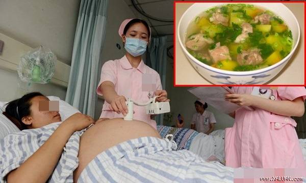 Mang thai con gái nên cả nhà chồng không ai đoái hoài, con dâu tự hầm canh đu đủ ăn