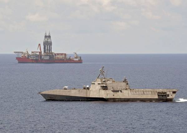 Mỹ điều thêm tàu đến Biển Đông, gần điểm nóng ngoài khơi Malaysia