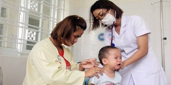 Lào Cai: Gia tăng bệnh nhi mắc bệnh mùa hè