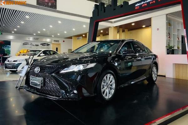 Toyota Camry mới cứng, độ Lexus LS chỉ 1 tỷ đồng tại Cần Thơ