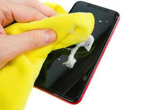 Hướng dẫn bạn cách vệ sinh iPhone sạch sẽ khỏi cần ra hàng