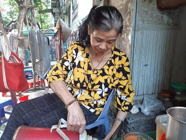 Hà Nội, người phụ nữ nhịn “gần chồng” 30 năm vì ở gầm cầu thang: Cày sức cho con đỗ đại học