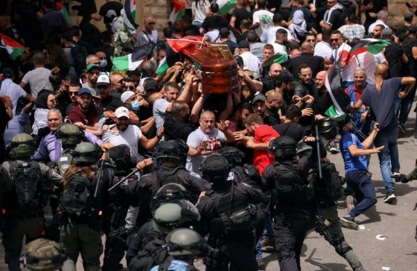 Cảnh sát Israel tấn công người khiêng quan tài nhà báo Palestine