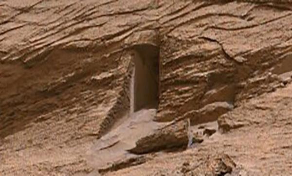Sự thật về ‘khung cửa của người ngoài hành tinh’ trên sao Hỏa