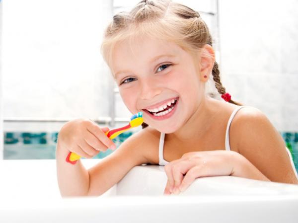Dạy trẻ đánh răng đúng cách
