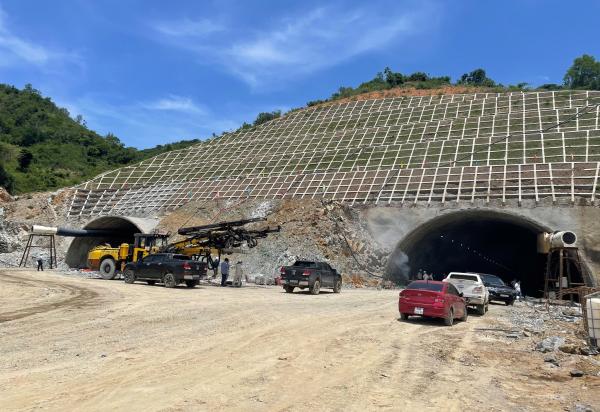 Thông hầm Dốc Sạn tuyến cao tốc Nha Trang - Cam Lâm