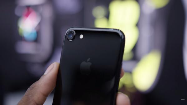 Apple sẽ không cập nhật iOS 16 cho mẫu iPhone này