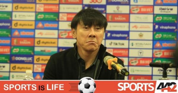 HLV Shin Tae-yong than vãn: “Tại sao U23 Việt Nam được ở lại Việt Trì đá Bán kết còn chúng tôi thì không?”