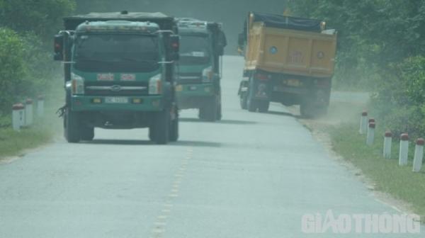 Tràn ngập xe nghi quá khổ, quá tải trên các tuyến đường ở Hà Tĩnh