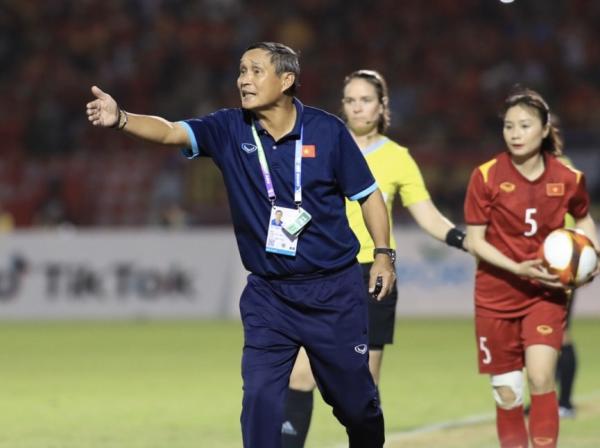 Vô địch SEA Games, HLV Mai Đức Chung vẫn có điều chưa hài lòng về ĐT nữ Việt Nam