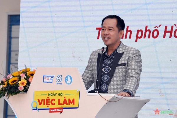 Trường Đại học Sư phạm TP Hồ Chí Minh khen thưởng nữ cầu thủ Huỳnh Như