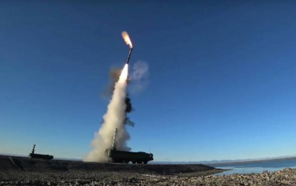 Tên lửa hành trình Nga bắn trúng kho vũ khí phương Tây ở Ukraine