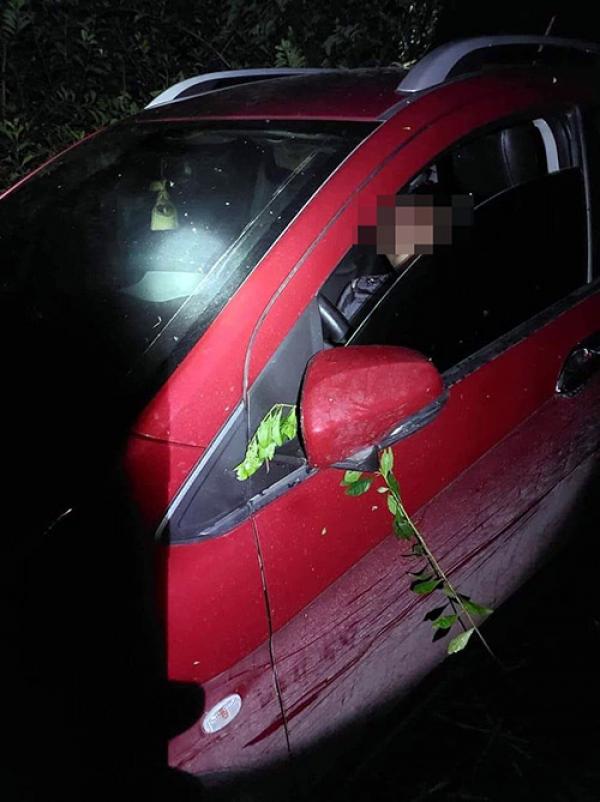 Nghệ An: Phát hiện người đàn ông t‌ử von‌g trong xe ô tô bên vệ đường
