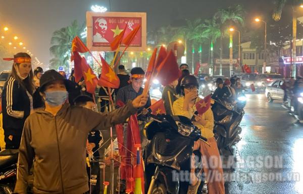 Người dân Xứ Lạng mừng Đội tuyển bóng đá nam U23 Việt Nam vô địch SEA Games 31