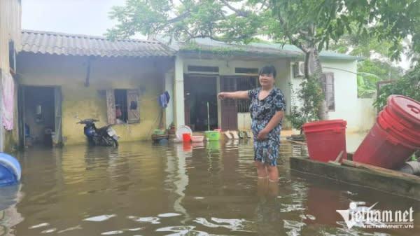 Khu phố úng ngập suốt 15 năm ở TP Thanh Hóa, mưa là thành “biển”