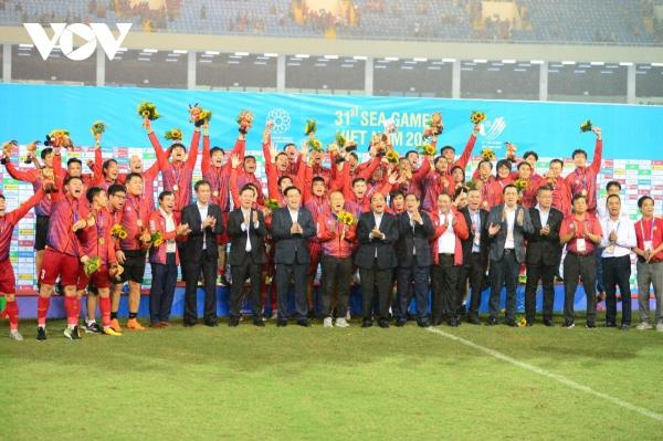 Chủ tịch nước chúc mừng Ban Huấn luyện và Đội tuyển bóng đá nam U23 quốc gia Việt Nam