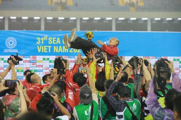 Trợ lý Lê Huy Khoa chỉ ra 9 điều giúp HLV Park Hang-seo thành công với bóng đá Việt Nam