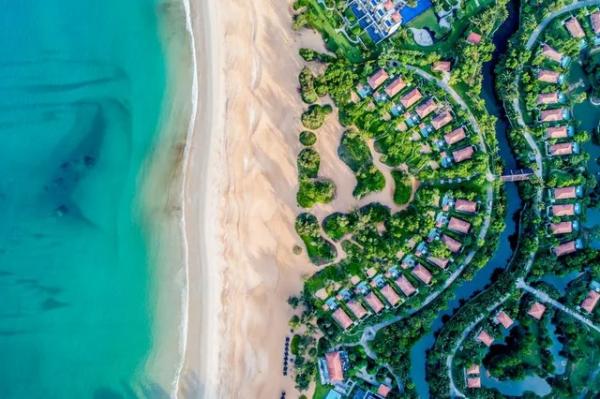 Resort ở Huế được ví như “thiên đường dưới hạ giới”: Lọt top 50 khu nghỉ dưỡng tốt nhất thế giới, có sân golf 18 lỗ đạt chuẩn quốc