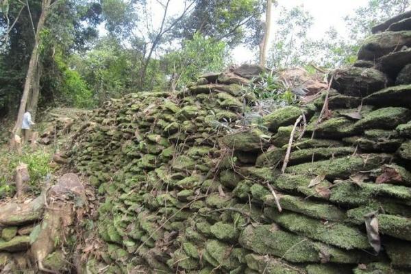 Bí ẩn về lũy đá cổ “độc nhất vô nhị” ở Việt Nam