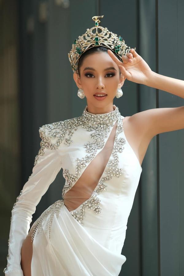 5 nàng hậu giúp nhan sắc Việt thăng hạng trên đấu trường sắc đẹp quốc tế