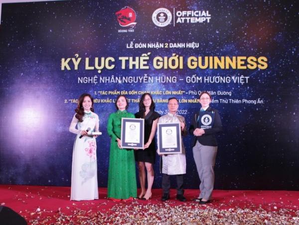 Hai sản phẩm của nghệ nhân xứ gốm Bát Tràng vừa lập kỷ lục Guinness