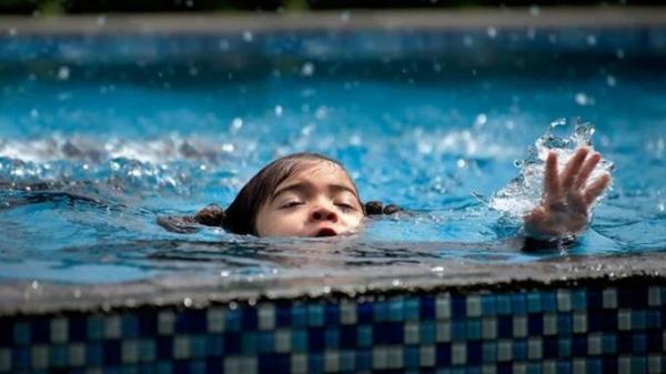 Vì sao nhiều trẻ biết bơi vẫn đuối nước?