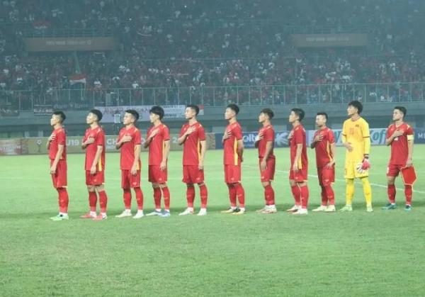 HLV Đinh Thế Nam: “Cầu thủ U19 Việt Nam bị tâm lý, ảnh hưởng đến thể lực”