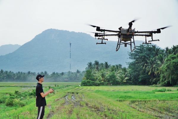 Chàng trai mang công nghệ ’kỳ quái’ vào nông nghiệp