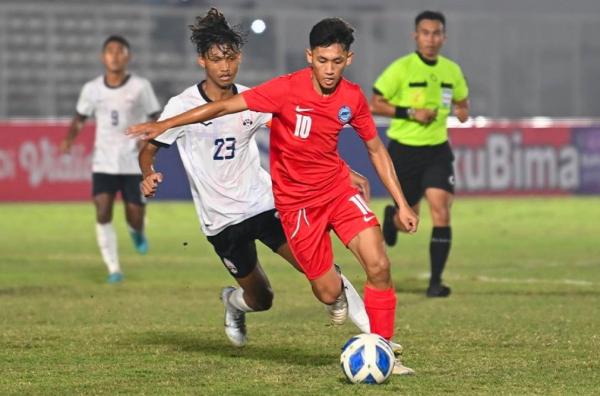 U.19 Campuchia giành chiến thắng sốc trước U.19 Singapore