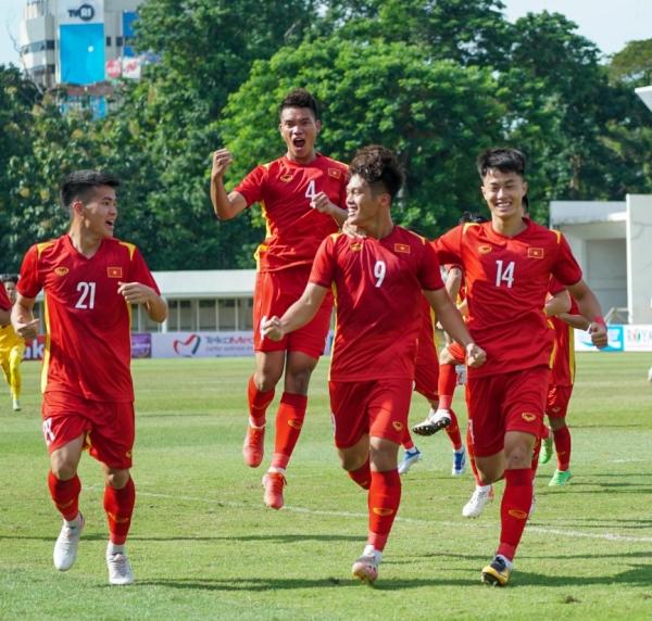 HLV Đinh Thế Nam chưa hài lòng dù U19 Việt Nam thắng dễ Philippines