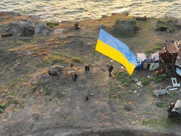Nga tuyên bố tiêu diệt nhóm lính Ukraine lên đảo Rắn cắm cờ
