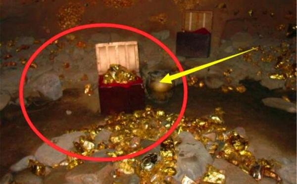Một người nông dân tình cờ tìm thấy một hố vàng trên đường đốn củi: Ngỡ thần Tài gõ cửa, không ngờ đại họa giáng xuống!