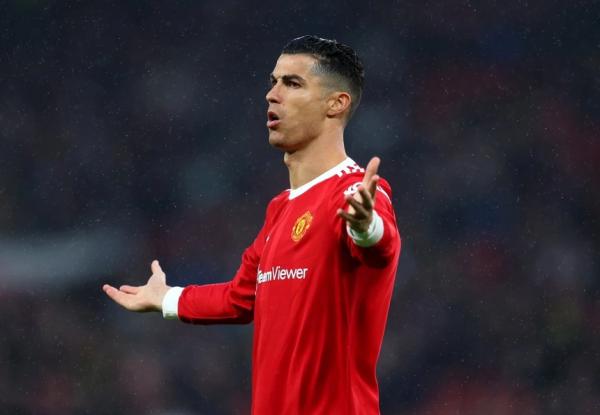 Ferdinand: “MU nên thay Ronaldo bằng Lewandowski”