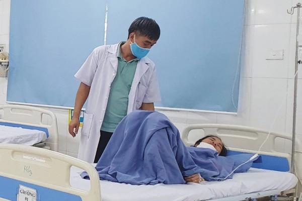 Xác minh vụ 24 du khách Hà Nội bị ngộ độc khi ăn hải sản ở Đà Nẵng