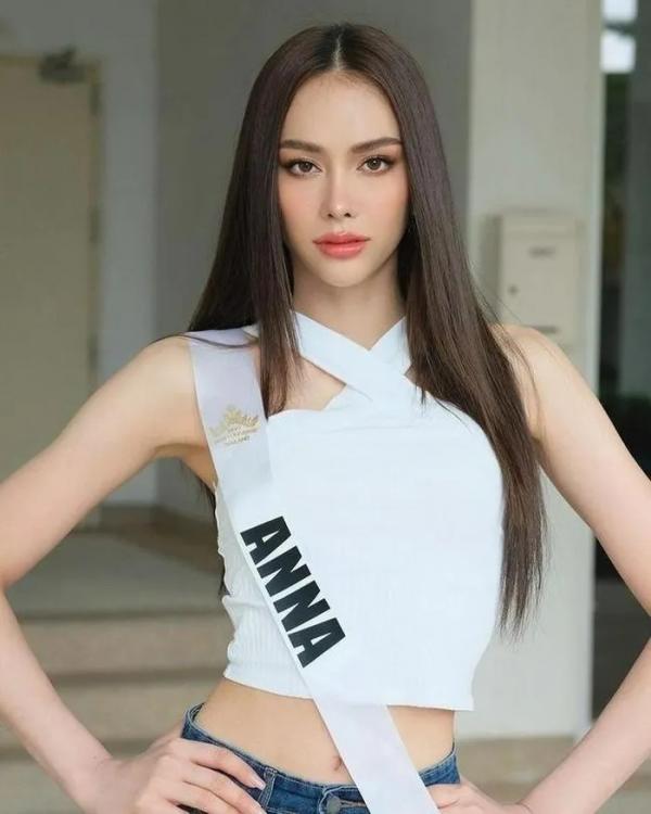 Dung mạo trước khi đụng dao kéo của Hoa hậu Hoàn vũ Thái Lan 2022: Khác đến khó tin!