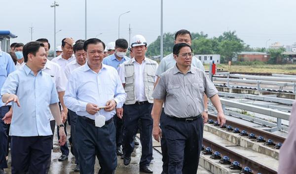 Thủ tướng Phạm Minh Chính kiểm tra, thúc đẩy tiến độ xây dựng tuyến đường sắt đô thị đoạn Nhổn - ga Hà Nội
