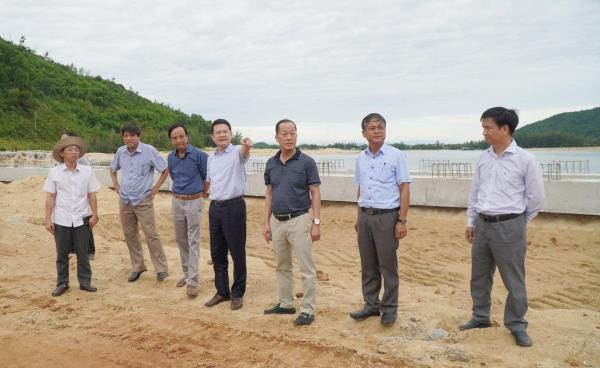 Phó chủ tịch Thừa Thiên-Huế yêu cầu xử lý trách nhiệm các nhà thầu thi công chậm trễ 2 dự án cảng cá