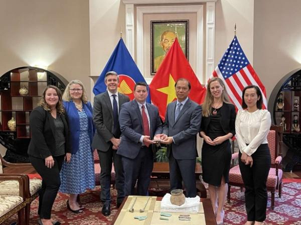 Cục điều tra liên bang Mỹ trả cổ vật cho Việt Nam