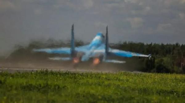 Ukraine tiết lộ loại máy bay có thể “song kiếm hợp bích” với HIMARS để giành lại lãnh thổ từ tay Nga
