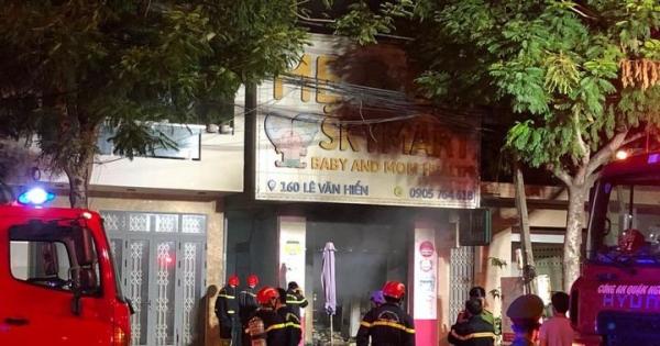 Đà Nẵng: Cháy lớn ở siêu thị, 5 người tháo chạy thoát thân